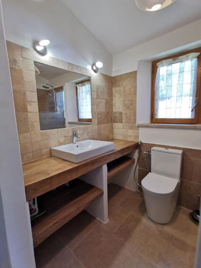 La Peyregoune, logement en pleine nature Blieux Extérieur photo