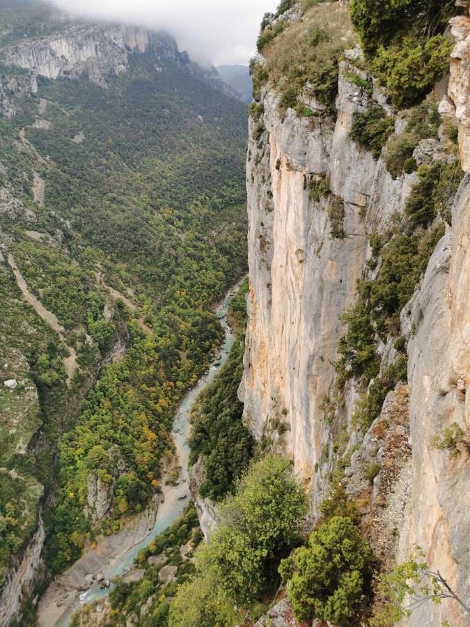 La Peyregoune, logement en pleine nature Blieux Extérieur photo