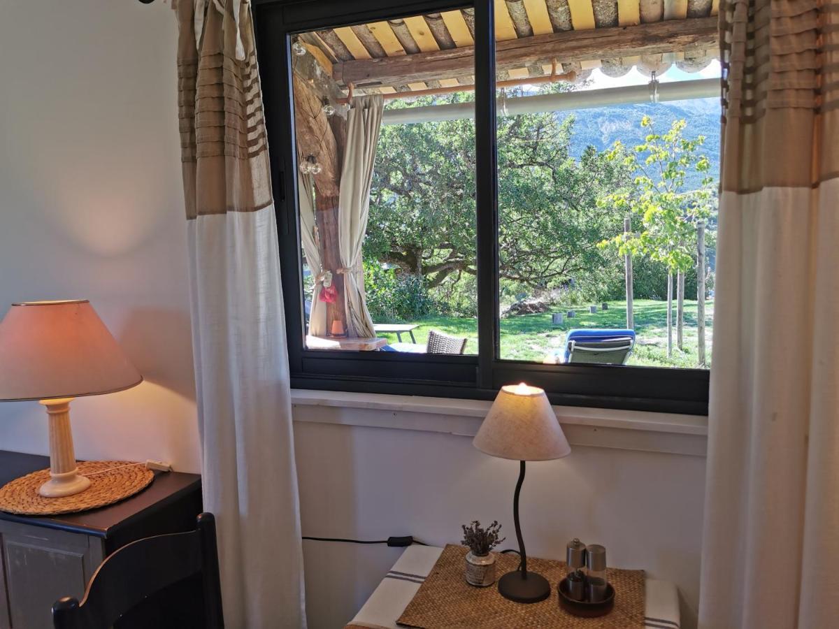 La Peyregoune, logement en pleine nature Blieux Extérieur photo